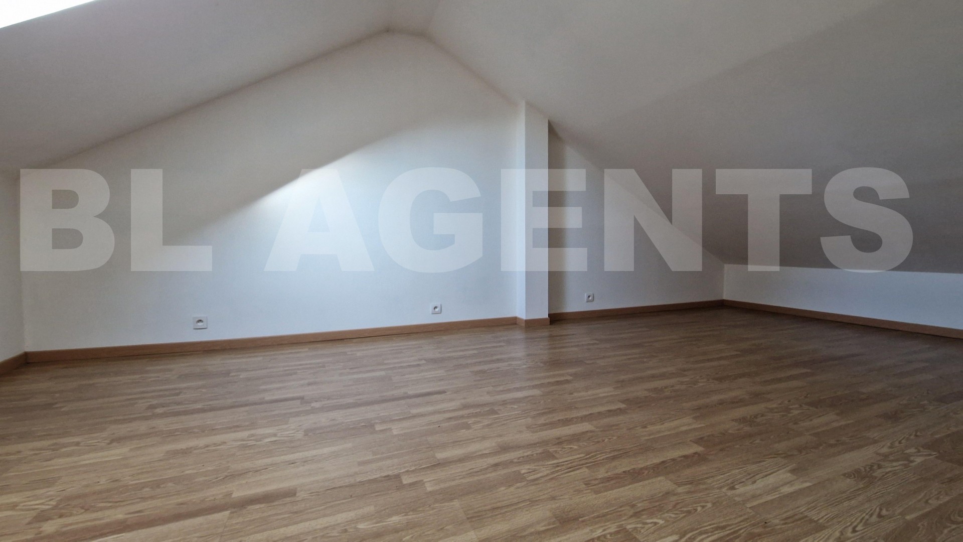 Maison de ville 4 Pièce(s) ROMILLY-SUR-SEINE - Photo 8