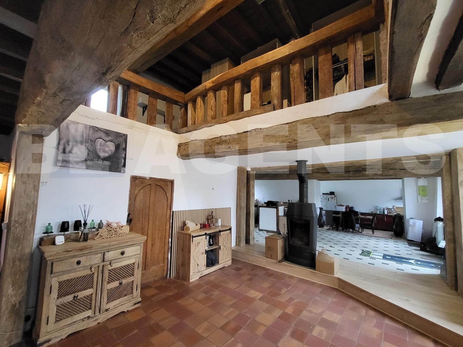Maison longère 14 Pièce(s) SAINT-DENIS-LES-REBAIS - Photo 1