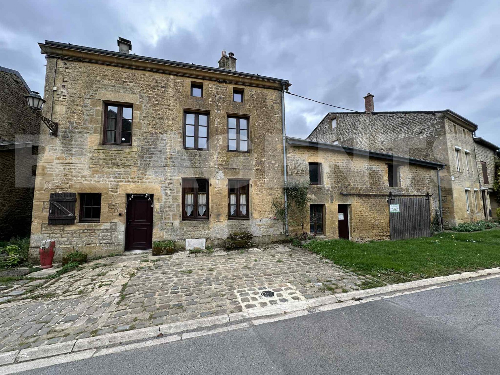 Maison 8 Pièce(s) NOYERS-PONT-MAUGIS - Photo 1
