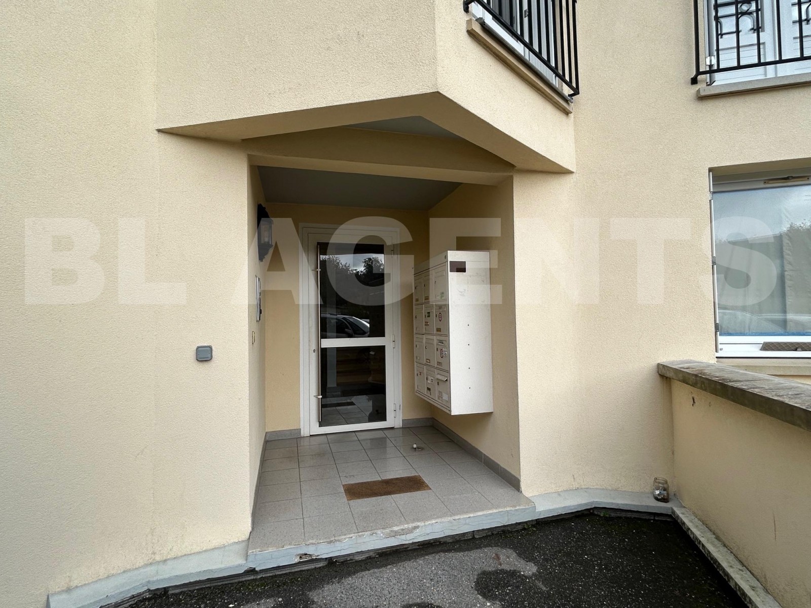 Appartement 1 Pièce(s) MAROLLES-EN-HUREPOIX - Photo 2