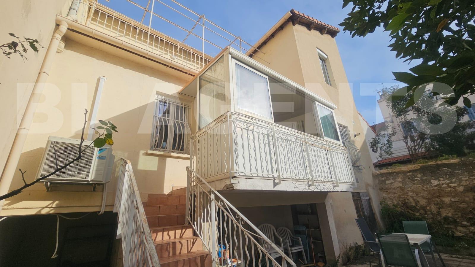Maison de ville 7 Pièce(s) MARSEILLE 4EME ARR. - Photo 3