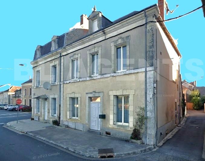 Maison de ville 7 Pièce(s) TOURNON-SAINT-MARTIN - Photo 1