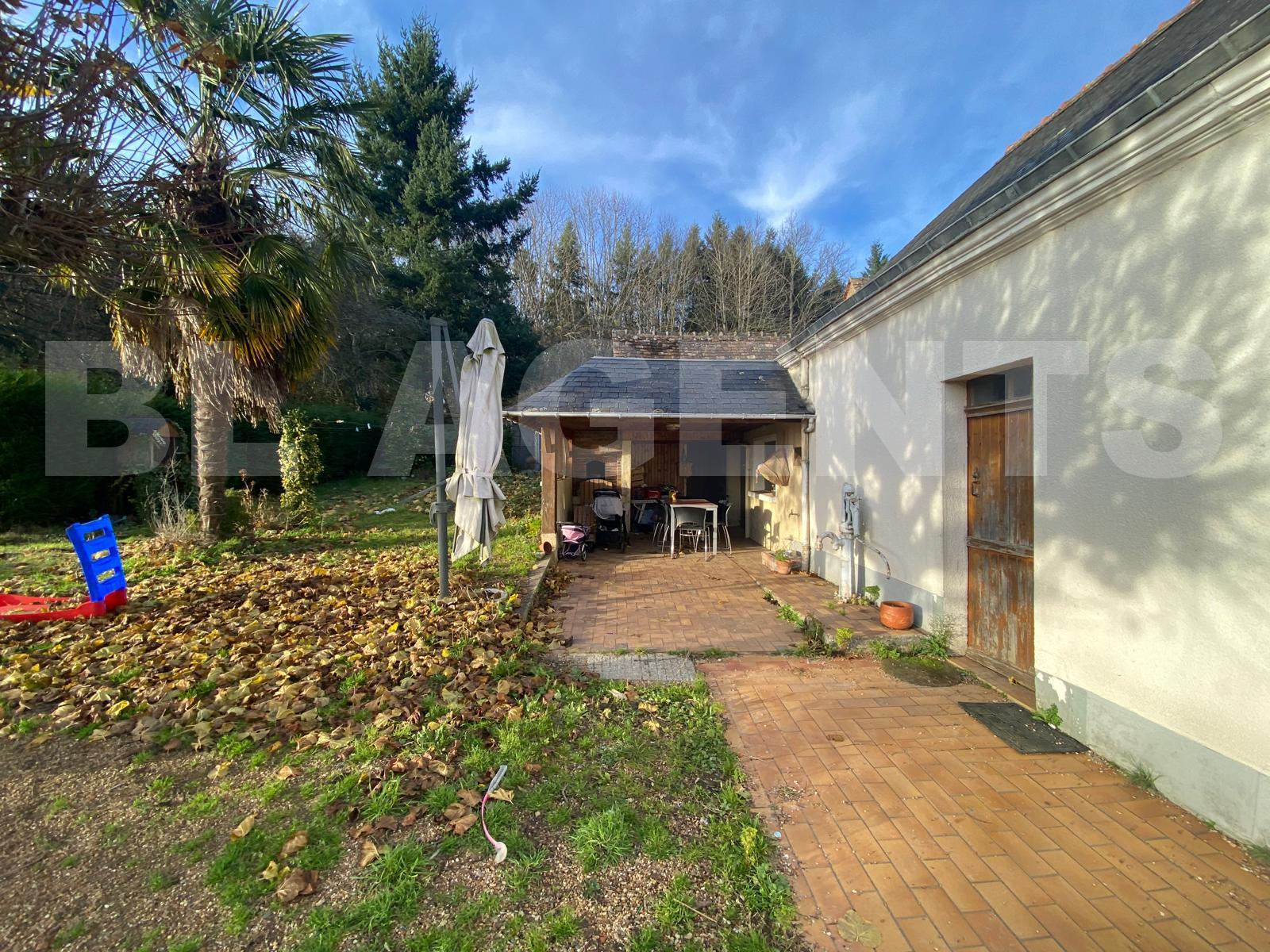 Maison longère 4 Pièce(s) YVRE-LE-POLIN - Photo 1
