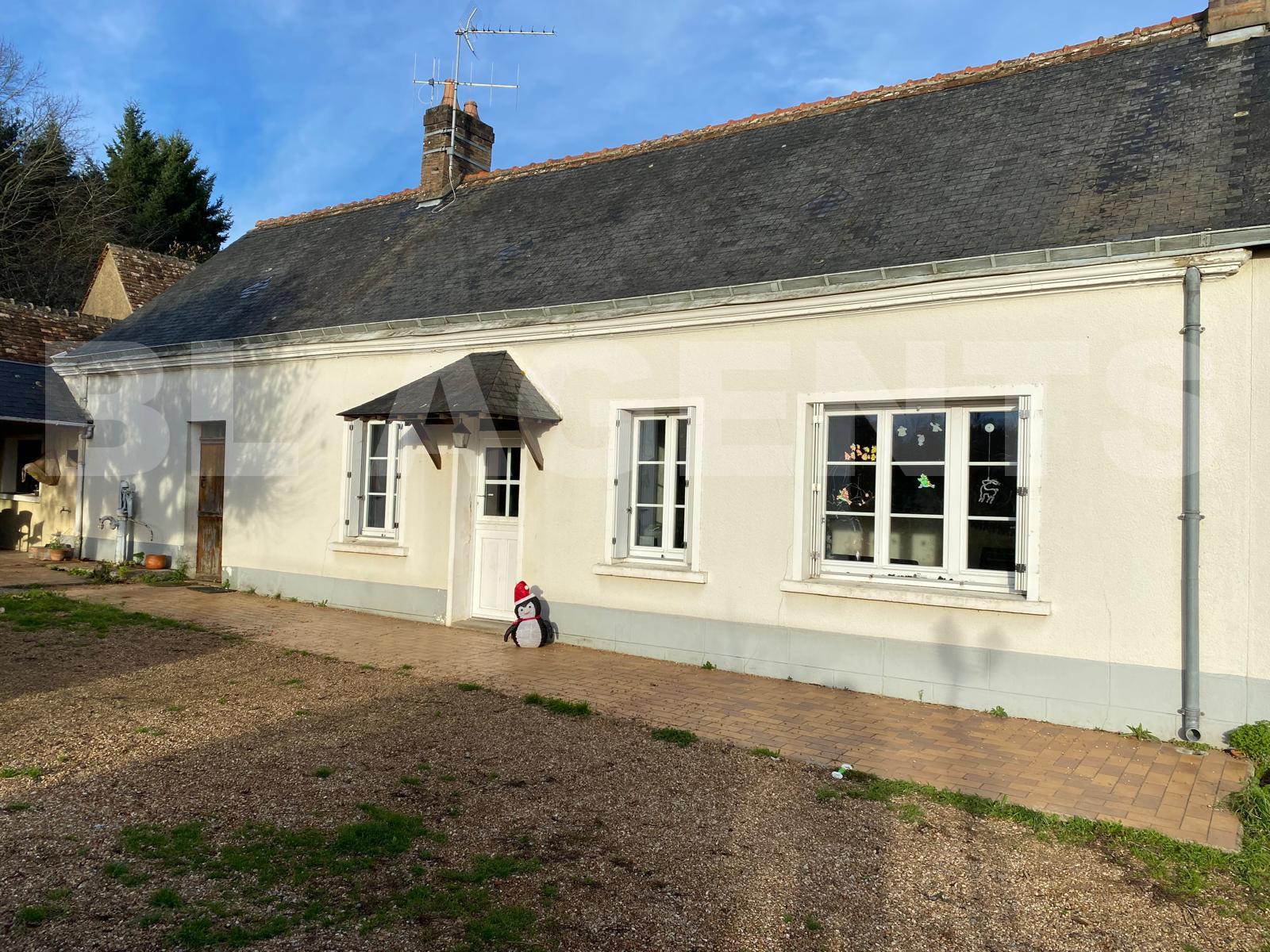 Maison longère 4 Pièce(s) YVRE-LE-POLIN - Photo 2