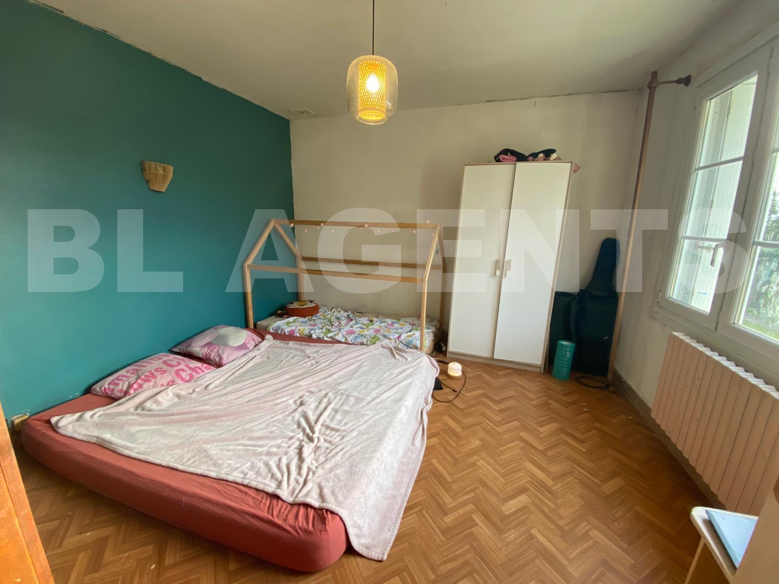 Maison longère 4 Pièce(s) YVRE-LE-POLIN - Photo 7