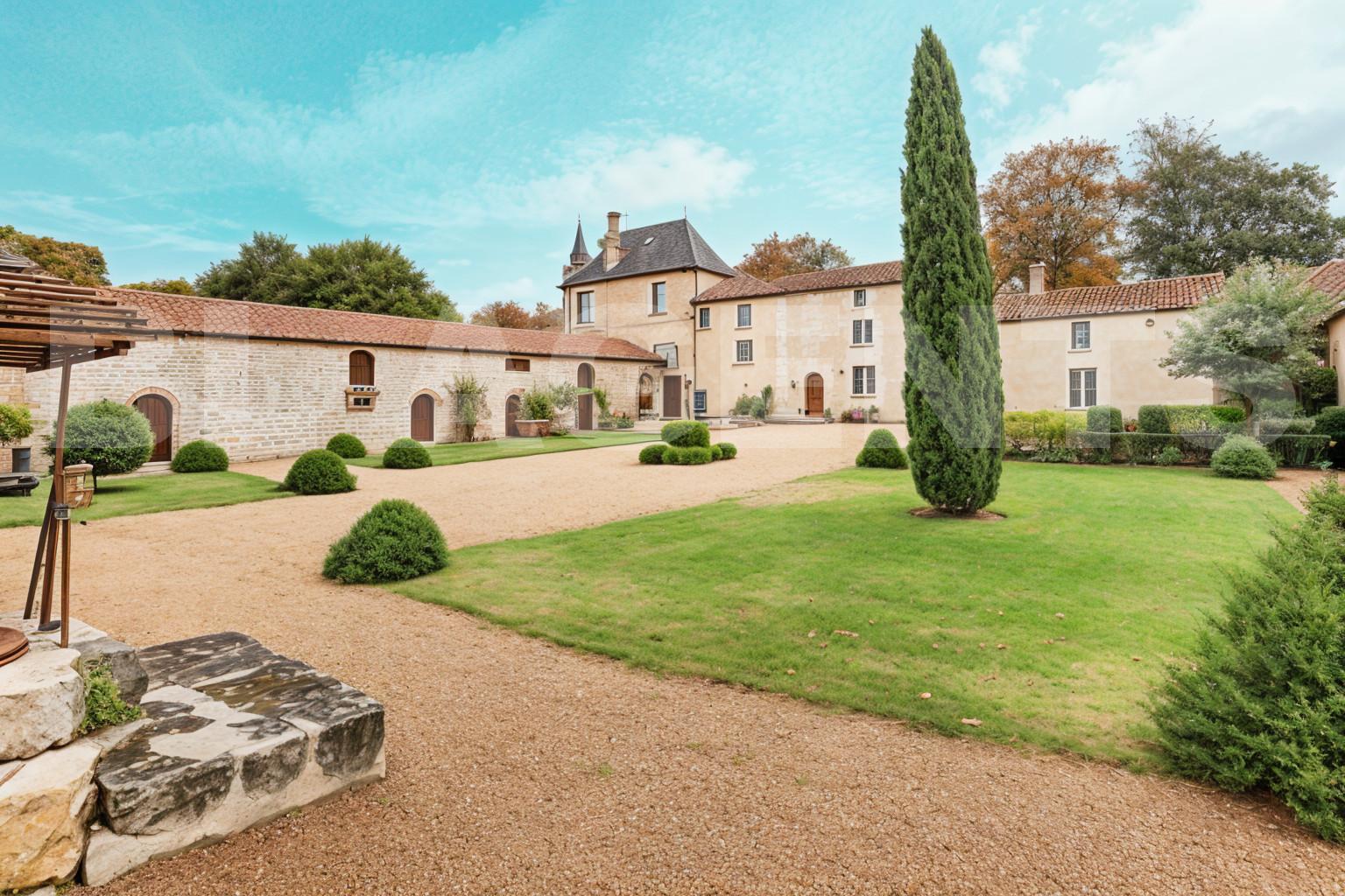 Domaine 20 Pièce(s) FAYE-LA-VINEUSE - Photo 4