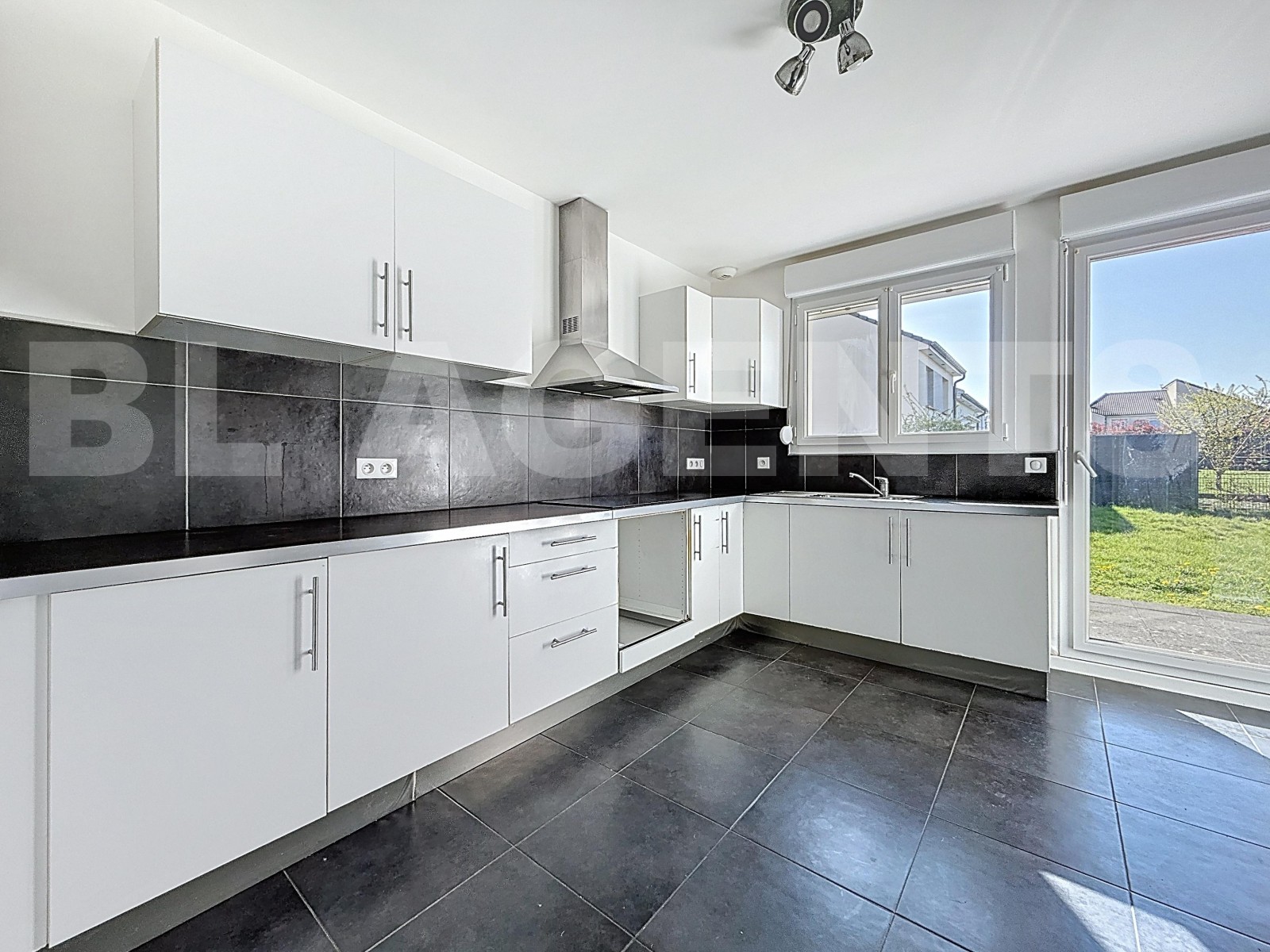 Maison 6 Pièce(s) HUSSIGNY-GODBRANGE - Photo 6