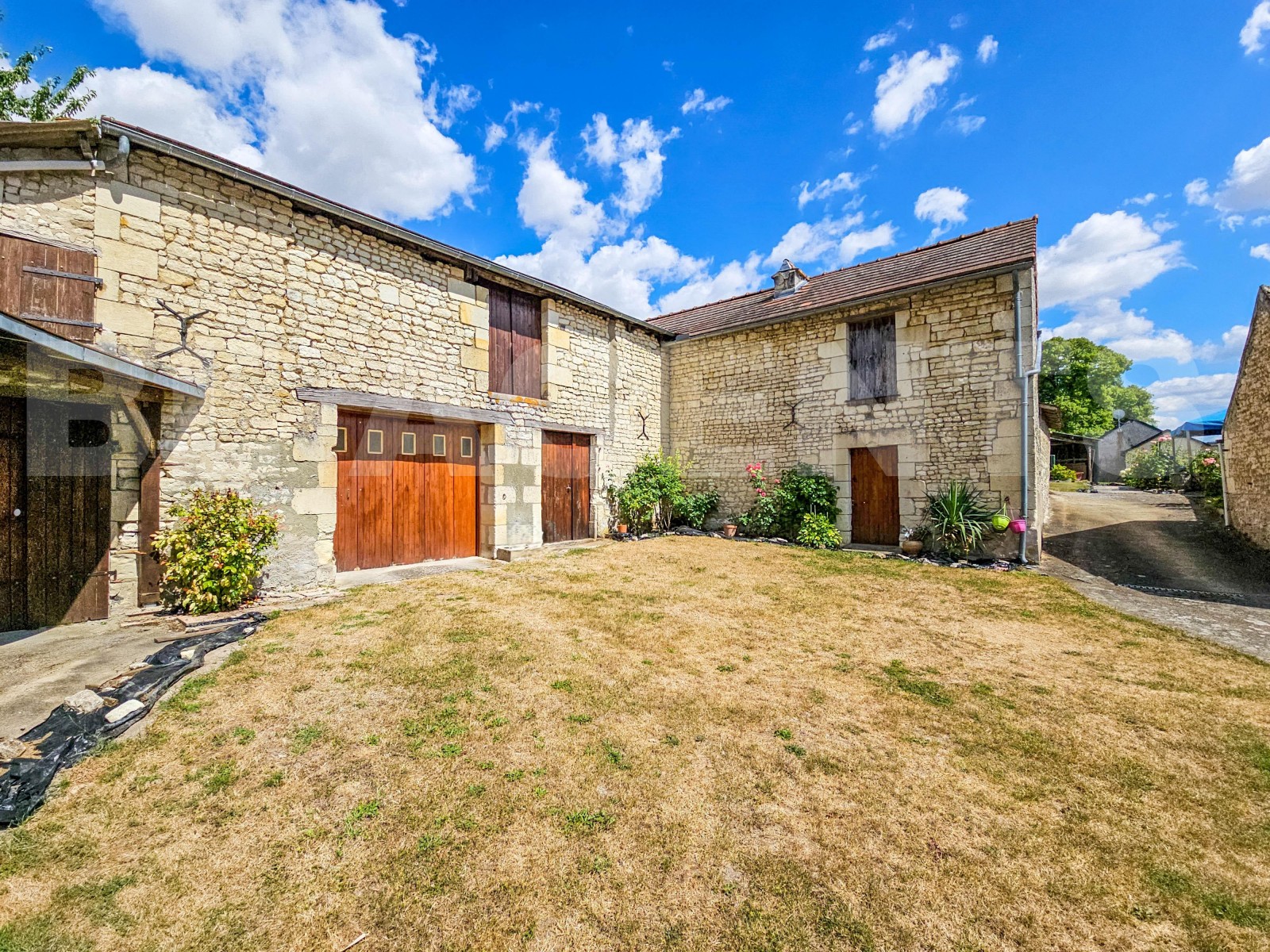 Propriété 5 Pièce(s) JAULNAY - Photo 2