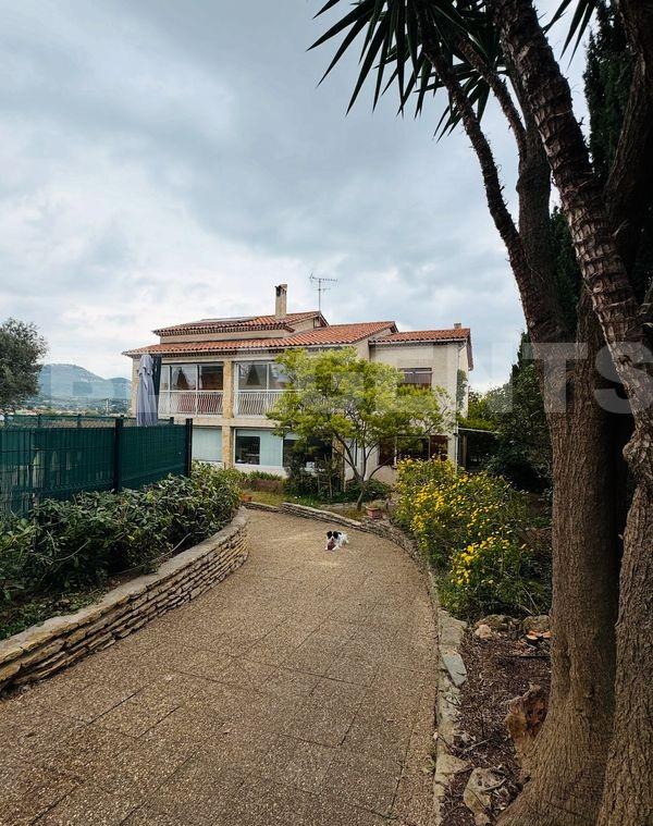 Maison traditionnelle 8 Pièce(s) SANARY-SUR-MER - Photo 2