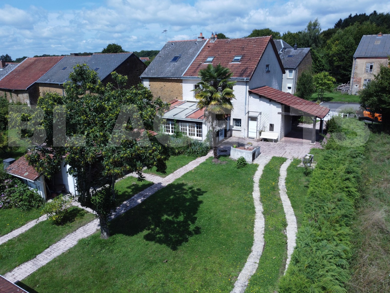 Maison 6 Pièce(s) ESCOMBRES-ET-LE-CHESNOIS - Photo 1