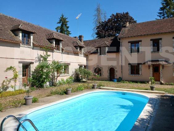 Maison 13 Pièce(s) JOUY - Photo 1