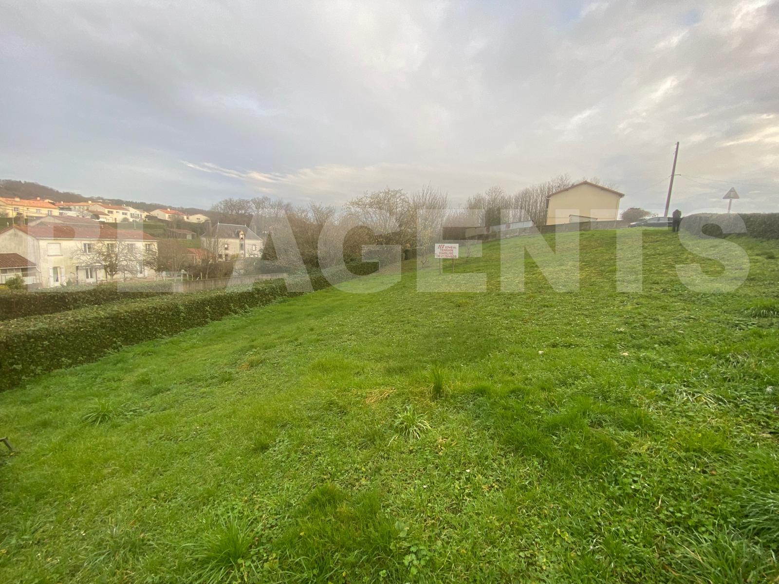 Terrain  POUZAUGES - Photo 2