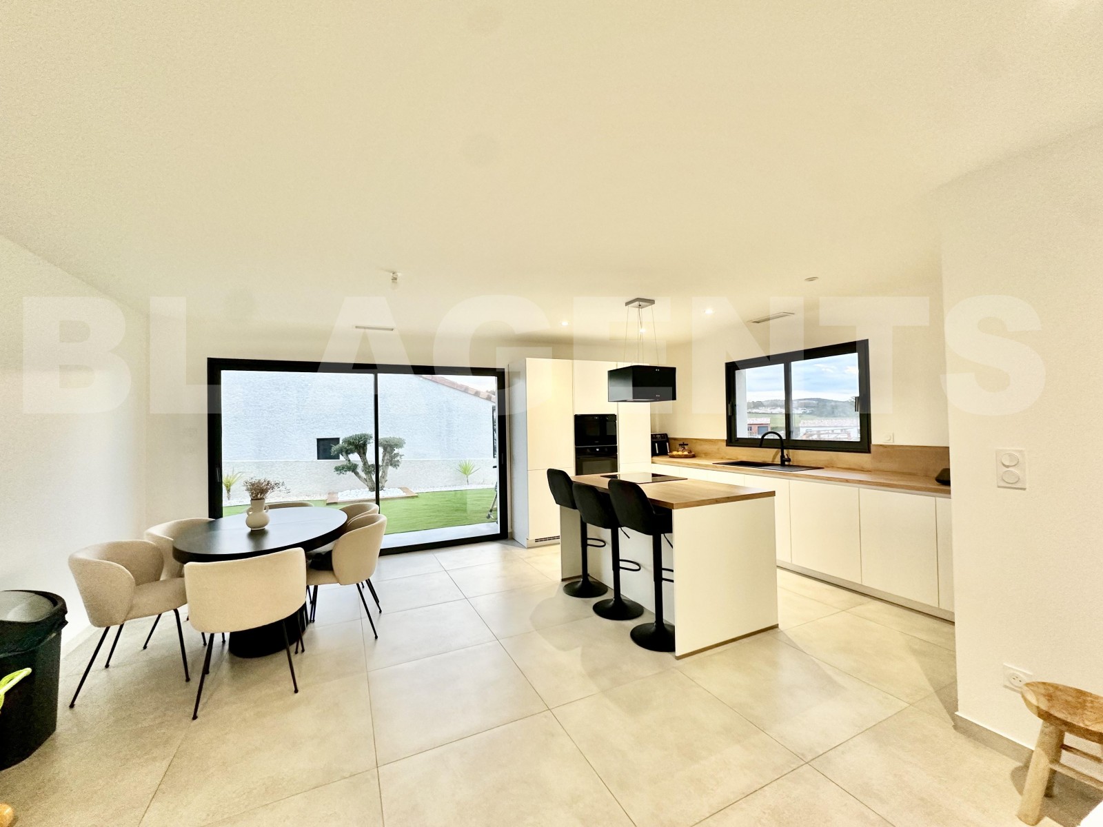 Maison contemporaine 4 Pièce(s) LAVALETTE - Photo 4