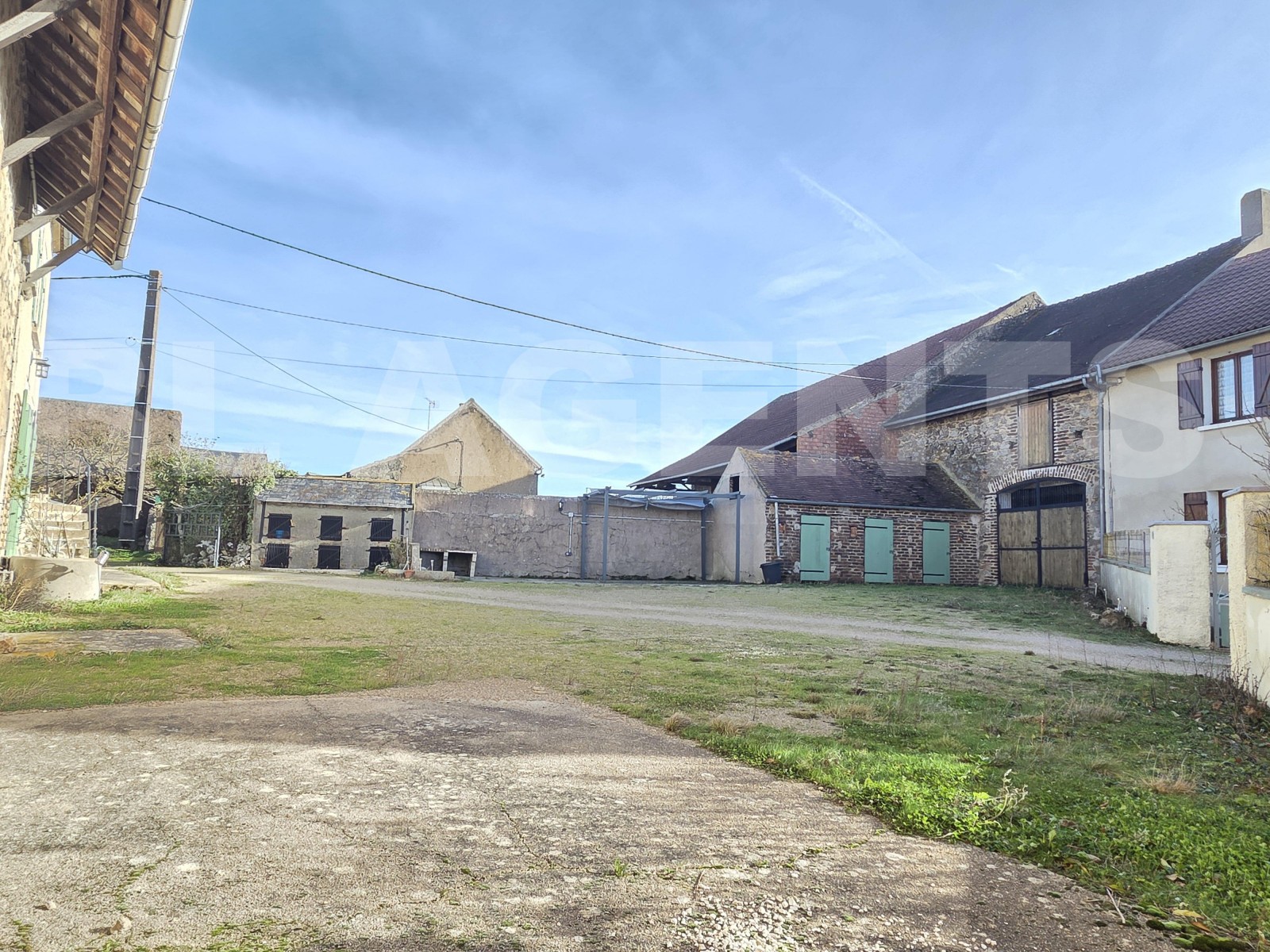 Maison 5 Pièce(s) SAINT-BRANCHER - Photo 2