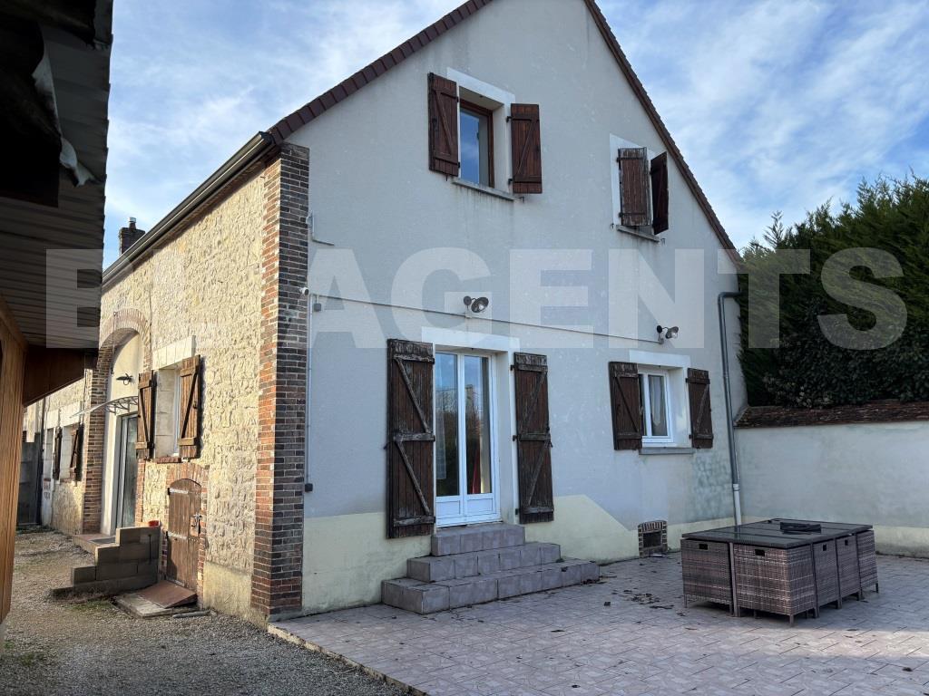 Maison longère 6 Pièce(s) CHAMPLOST - Photo 2