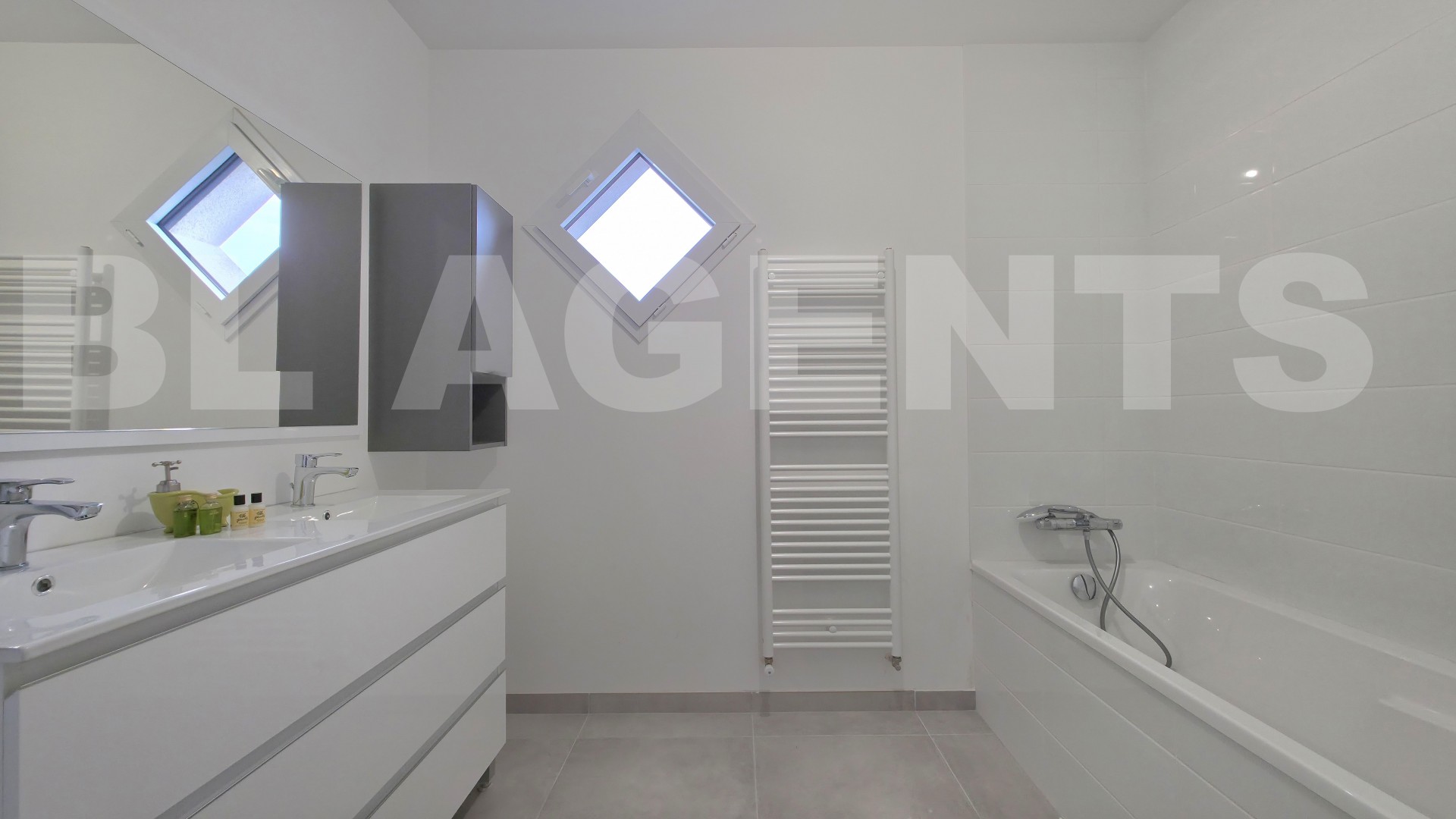 Maison 7 Pièce(s) NEUVILLE-SUR-SARTHE - Photo 8