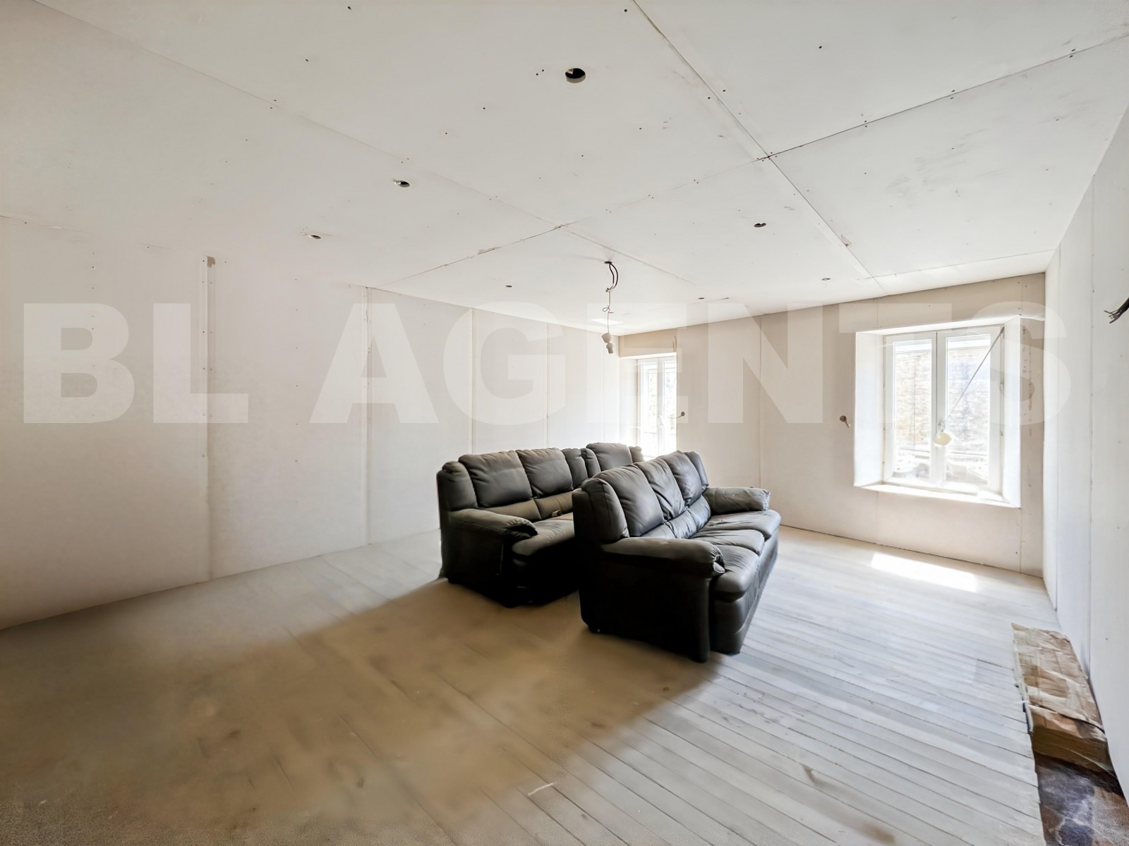 Maison 8 Pièce(s) SAINT-PIERRE-SUR-VENCE - Photo 5
