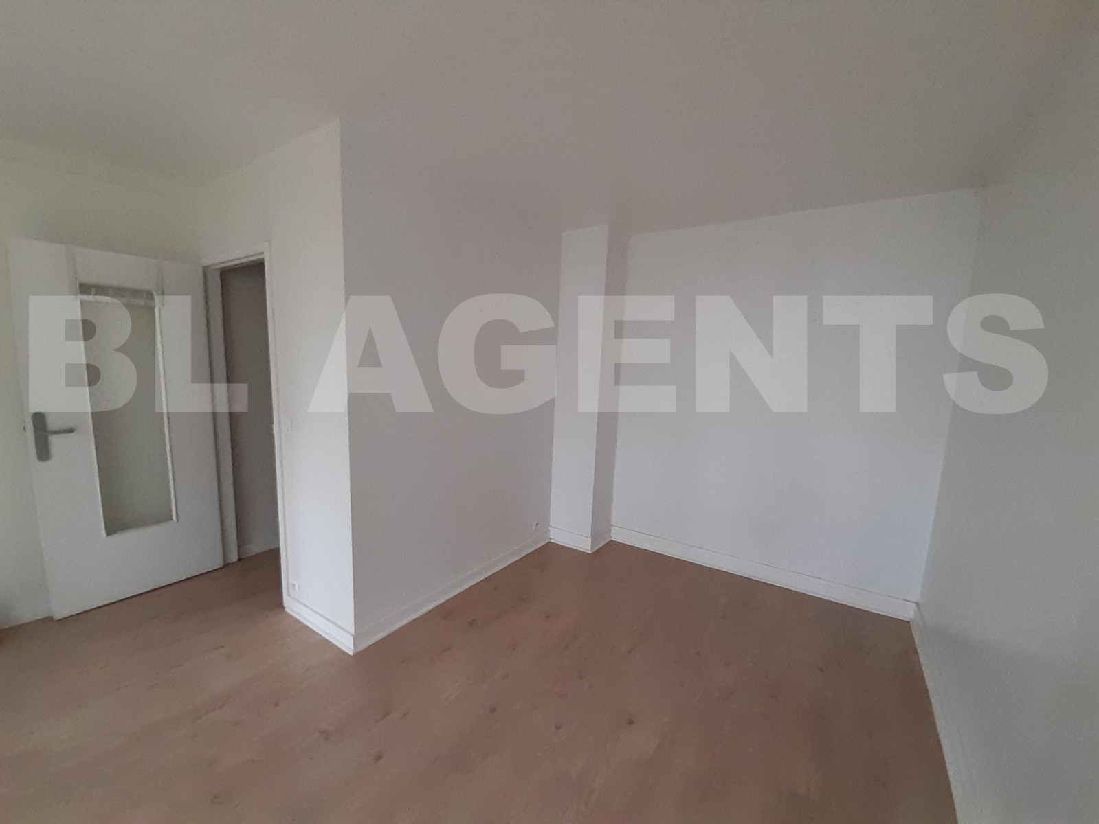 Appartement 1 Pièce(s) LE PLESSIS-TREVISE - Photo 2