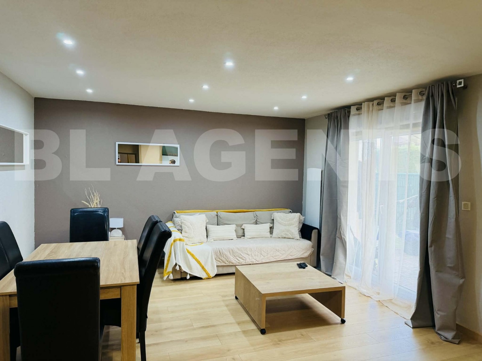 Maison 5 Pièce(s) PREVESSIN-MOENS - Photo 2