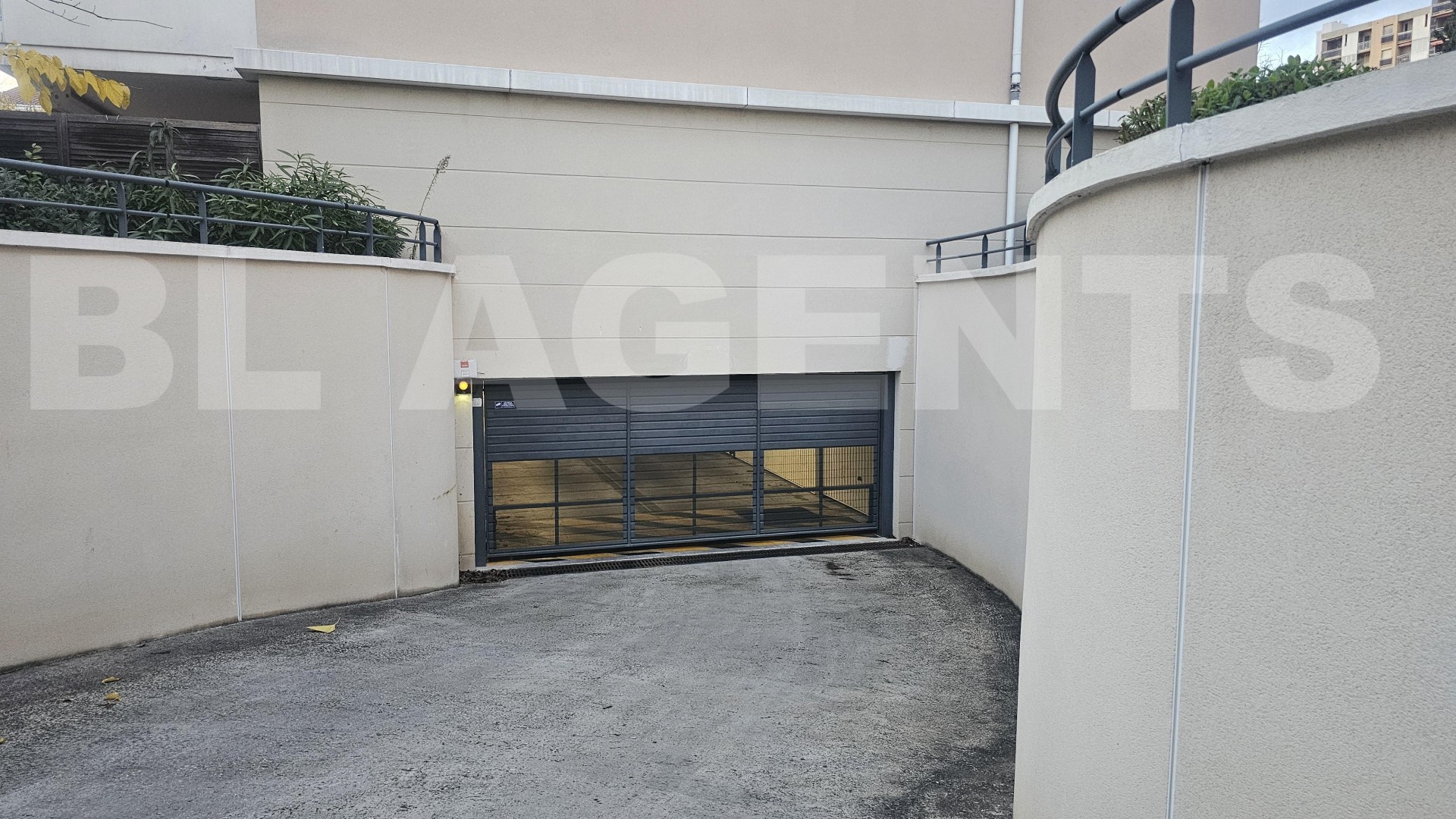 Parking  MARSEILLE 12EME ARR. - Photo 6