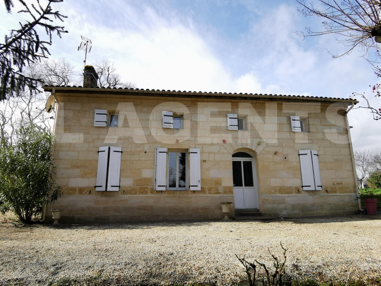 Maison en pierre 6 Pièce(s) SAINT-GENES-DE-FRONSAC - Photo 1