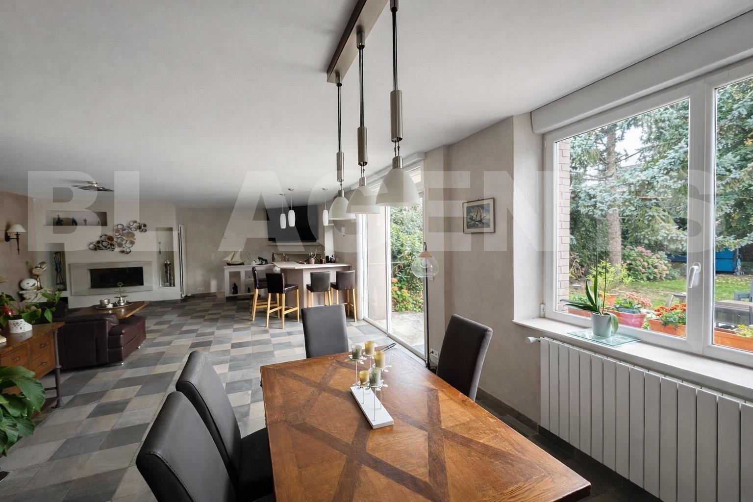 Maison 8 Pièce(s) LES ESSARTS-LE-ROI - Photo 4