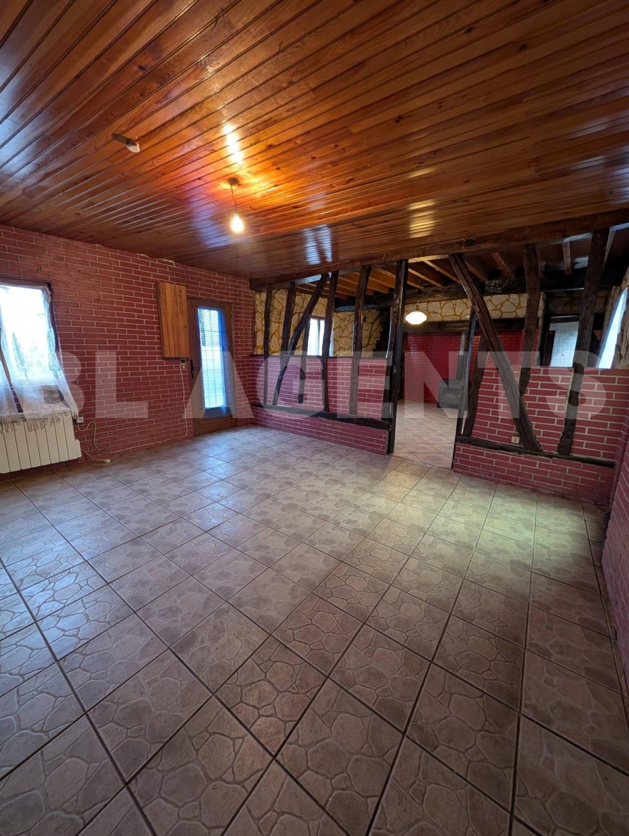 Maison 8 Pièce(s) LAFRESGUIMONT-SAINT-MARTIN - Photo 1