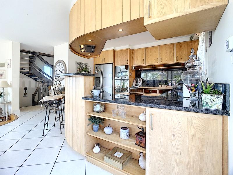 Maison 8 Pièce(s) SAINT-CERGUES - Photo 10