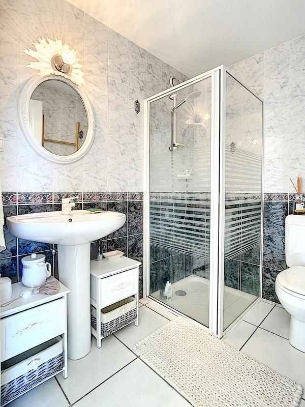 Maison 8 Pièce(s) SAINT-CERGUES - Photo 14