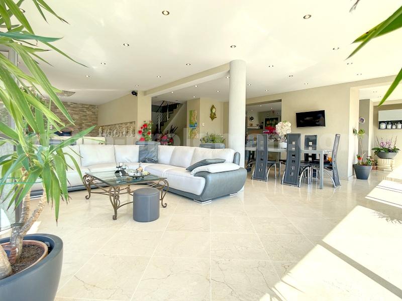 Maison 6 Pièce(s) PERS-JUSSY - Photo 3