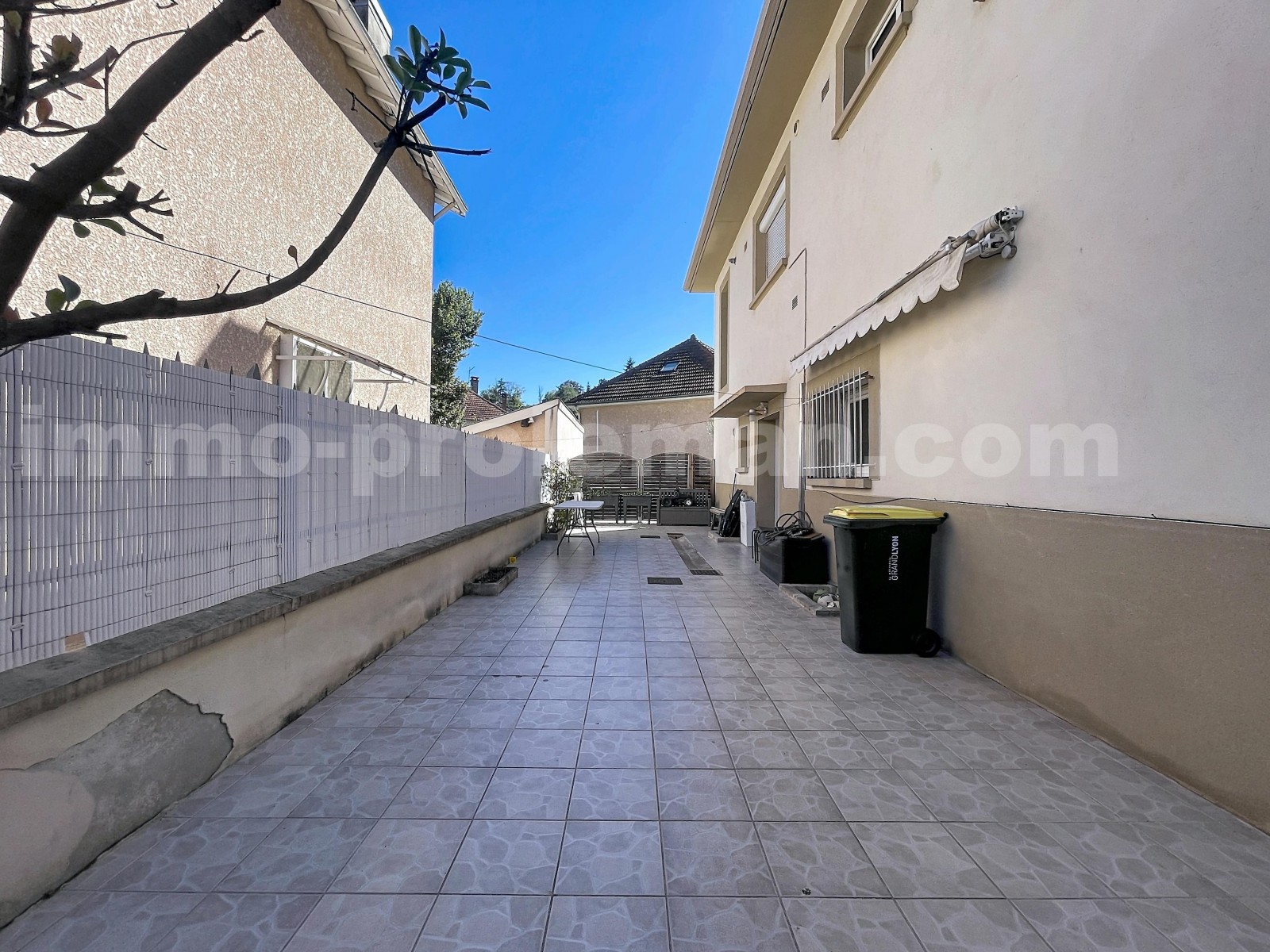 Building  SAINT-FONS - Photo 3