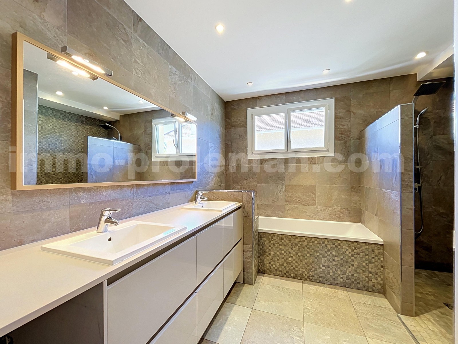 Building  SAINT-FONS - Photo 14