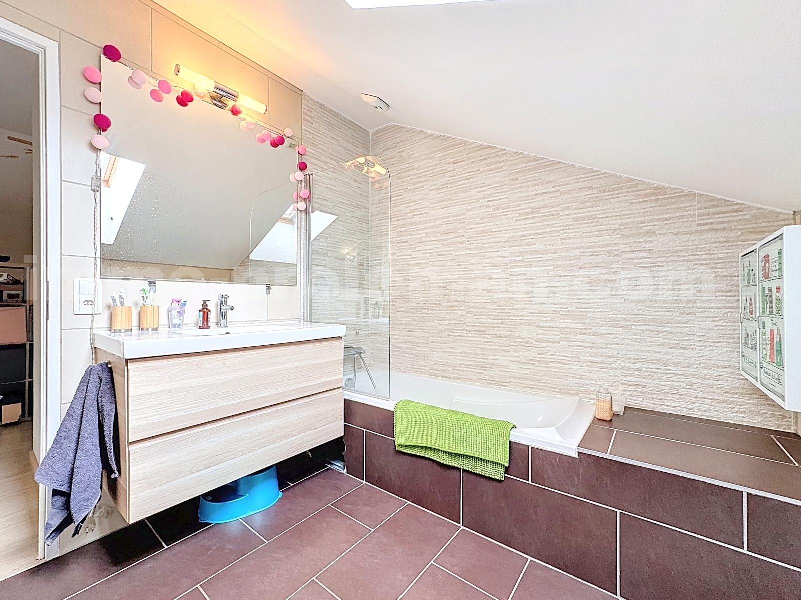 House 6 Rooms PERS-JUSSY - Photo 15