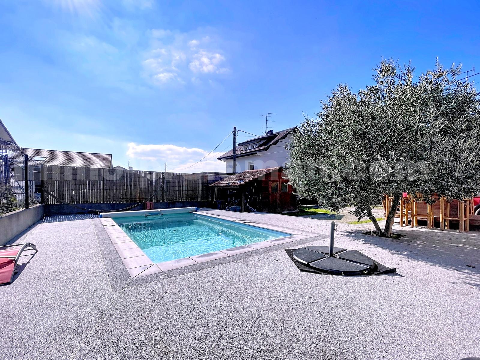 Maison 7 Pièce(s) SAINT-CERGUES - Photo 1