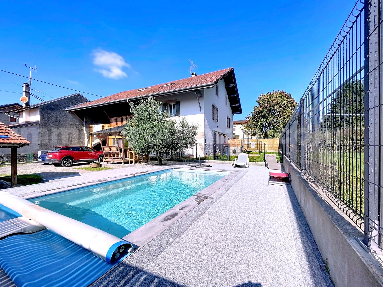Maison 7 Pièce(s) SAINT-CERGUES - Photo 2
