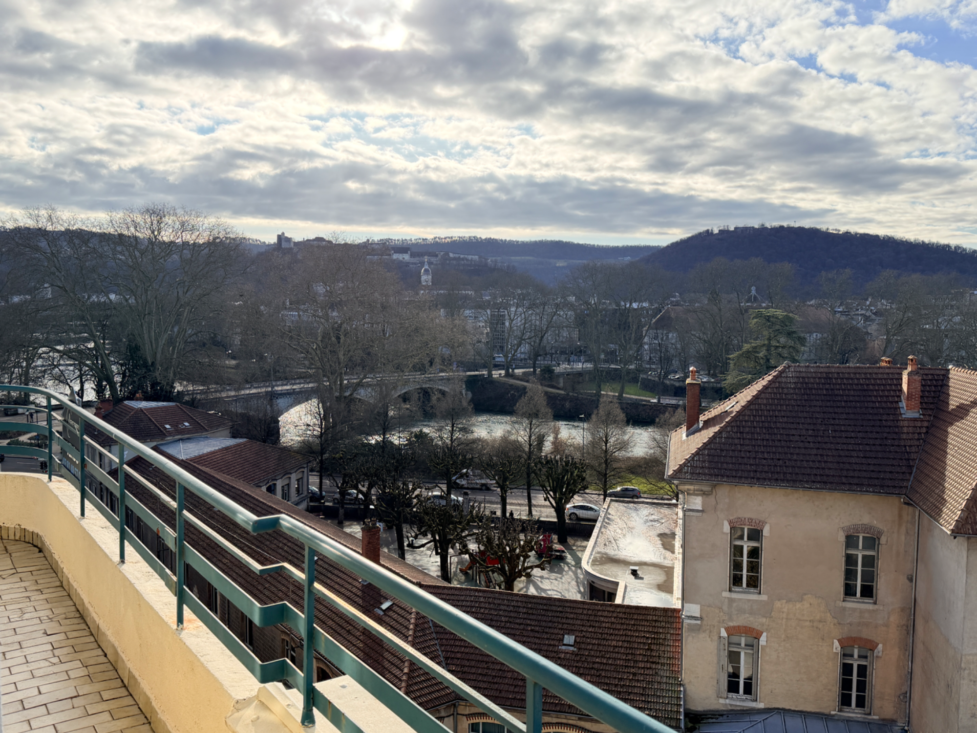 Apartment 5 Rooms Besançon - Photo 2