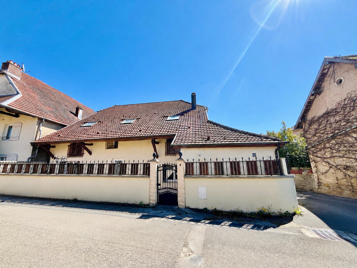 Maison 5 Pièce(s) Chemaudin et Vaux