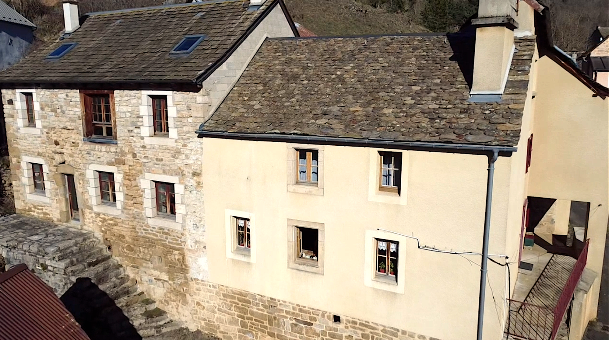 Ensemble Immobilier 5 Pièce(s) Lanuéjols