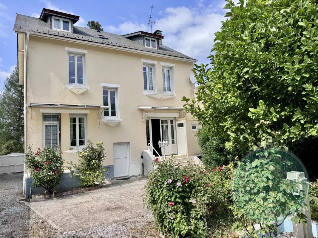 Maison de ville 7 Pièce(s) Bagnères-de-Bigorre