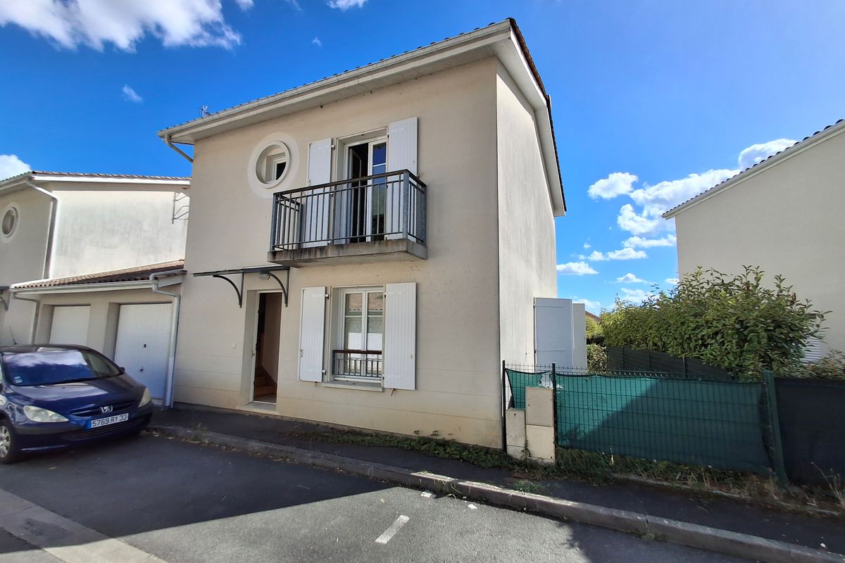 Maison 4 Pièce(s) Bourg
