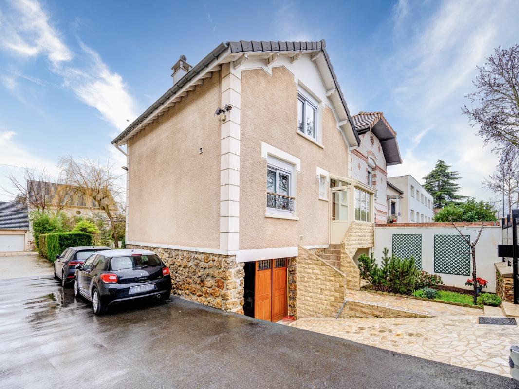 Maison 4 Pièce(s) Clamart