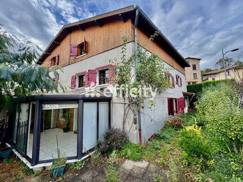 Maison 7 Pièce(s) Escoutoux