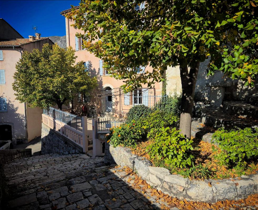 Maison 10 Pièce(s) Coursegoules