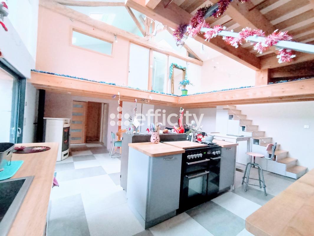 Maison 8 Pièce(s) Lencloître