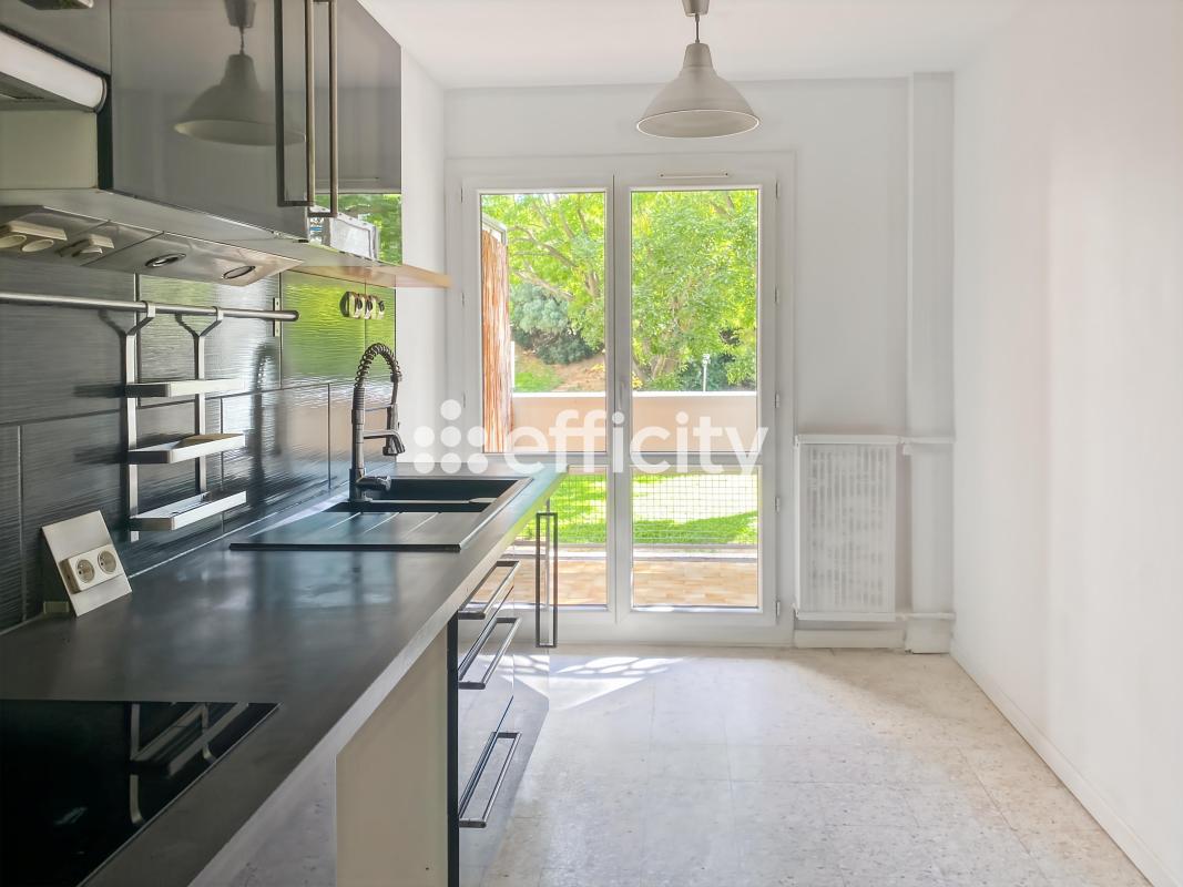 Appartement 5 Pièce(s) Marseille 12eme Arrondissement