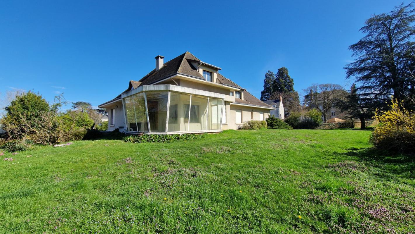 Maison 9 Pièce(s) La Châtre