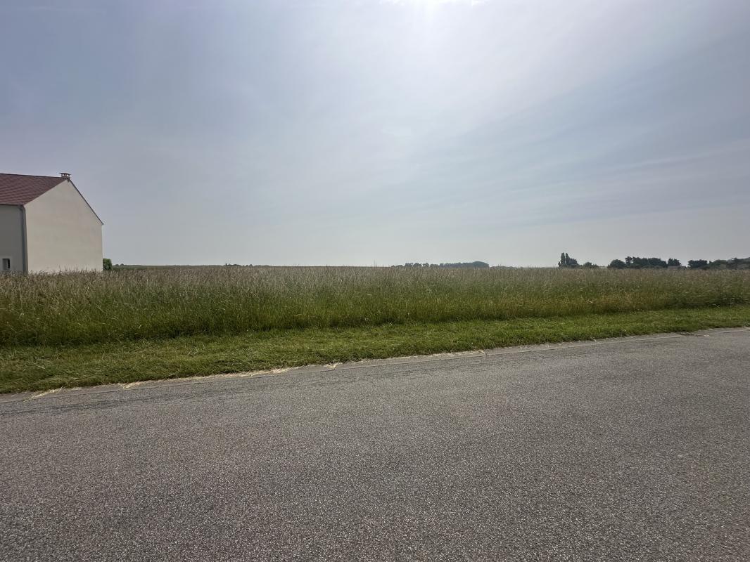 Terrain  Civry-la-Forêt