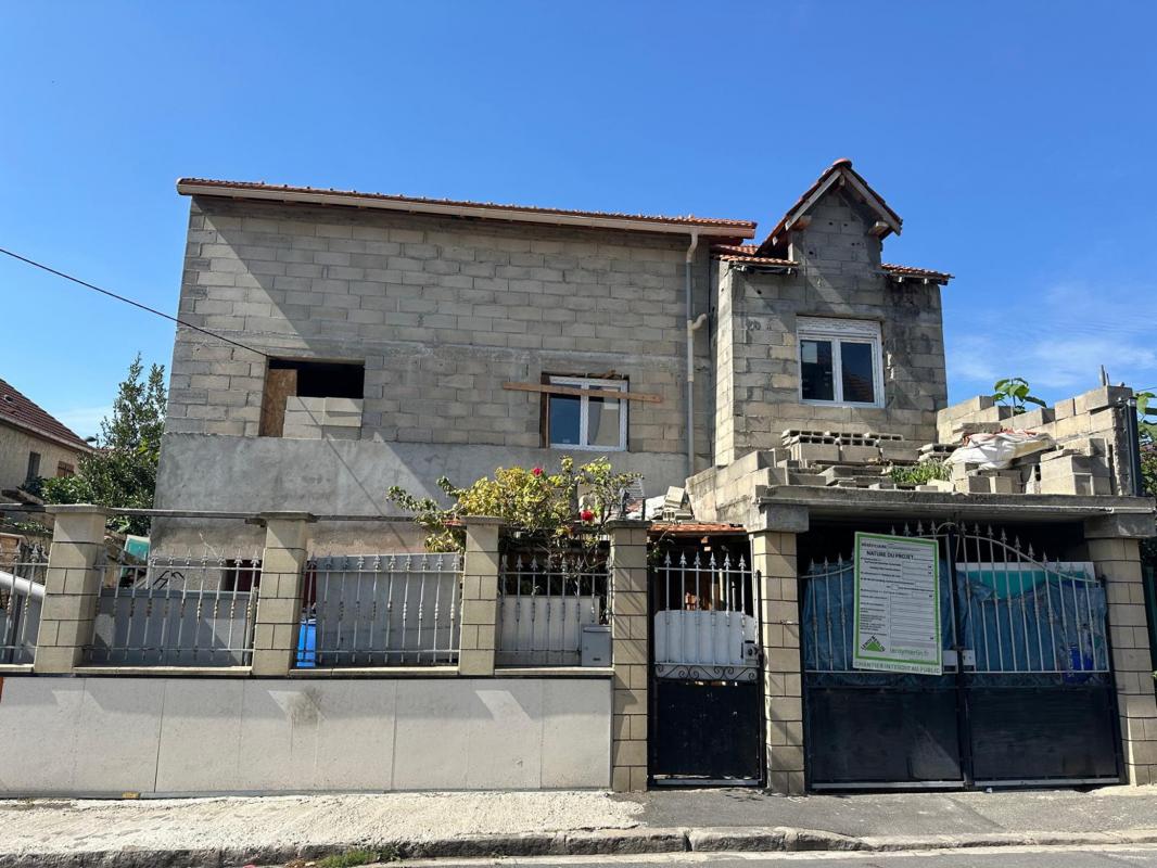 Maison 8 Pièce(s) Saint-Denis