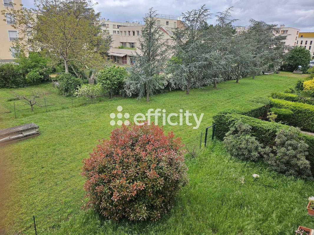 Appartement 3 Pièce(s) Décines-Charpieu