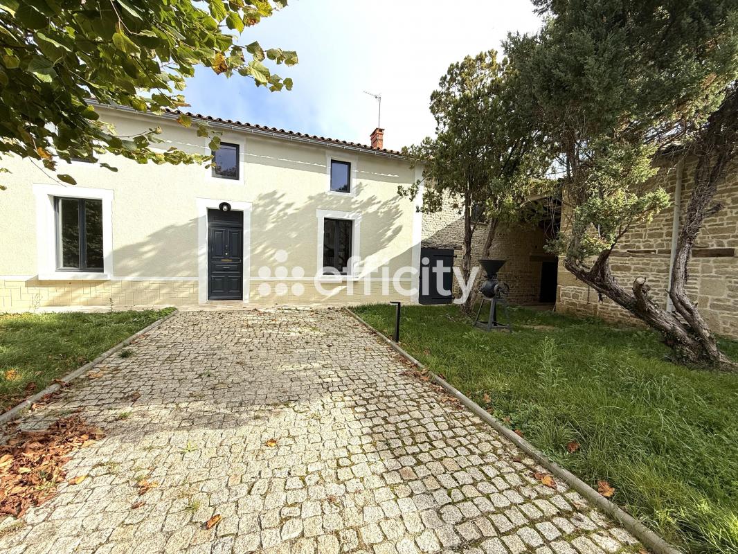 Maison de ville 6 Pièce(s) La Chapelle-Pouilloux